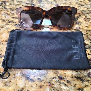 DIFF Carson Sunglasses